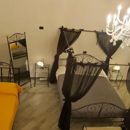 Pompei Holiday Rooms *